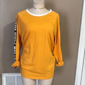 VS Pink long sleeved tee